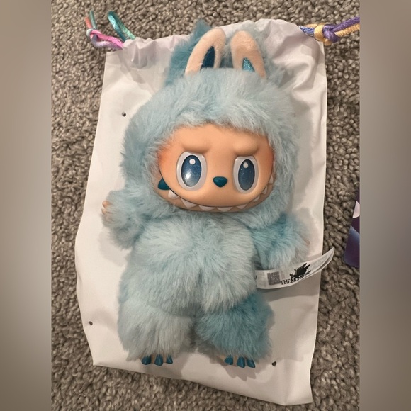 Labubu - Picture 2 of 6